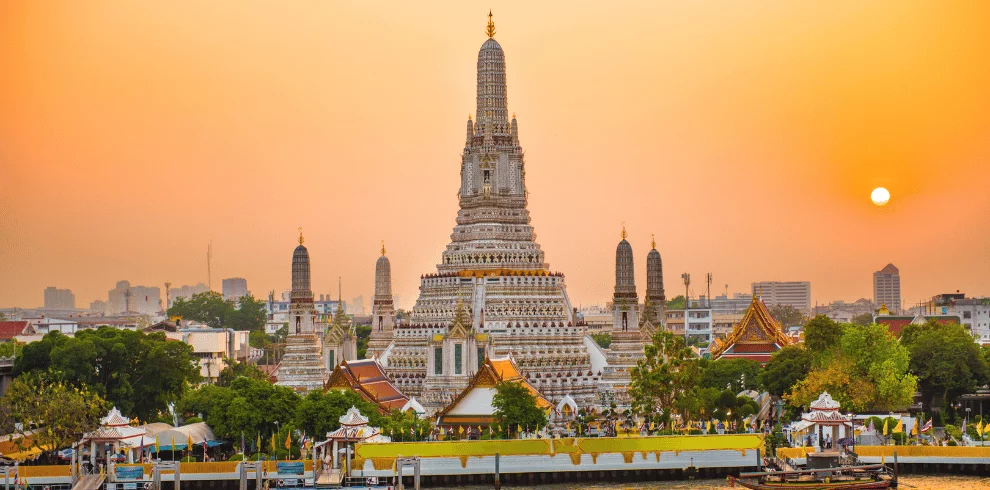 Serene Thailand Temple - Experience Tranquility on Your TravelFly Getaway.
