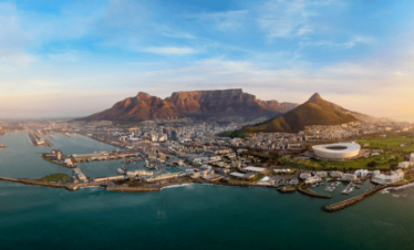 Captivating Table Mountain - Iconic Landmark on TravelFly's Cape Town 5-Day Tour.