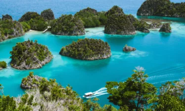 Indonesia's Natural Beauty - A Visual Feast on TravelFly's 7-Day Tour.