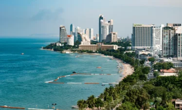 Bustling Bangkok - Dive into Urban Excitement on Your TravelFly 6-Day Thai Tour.